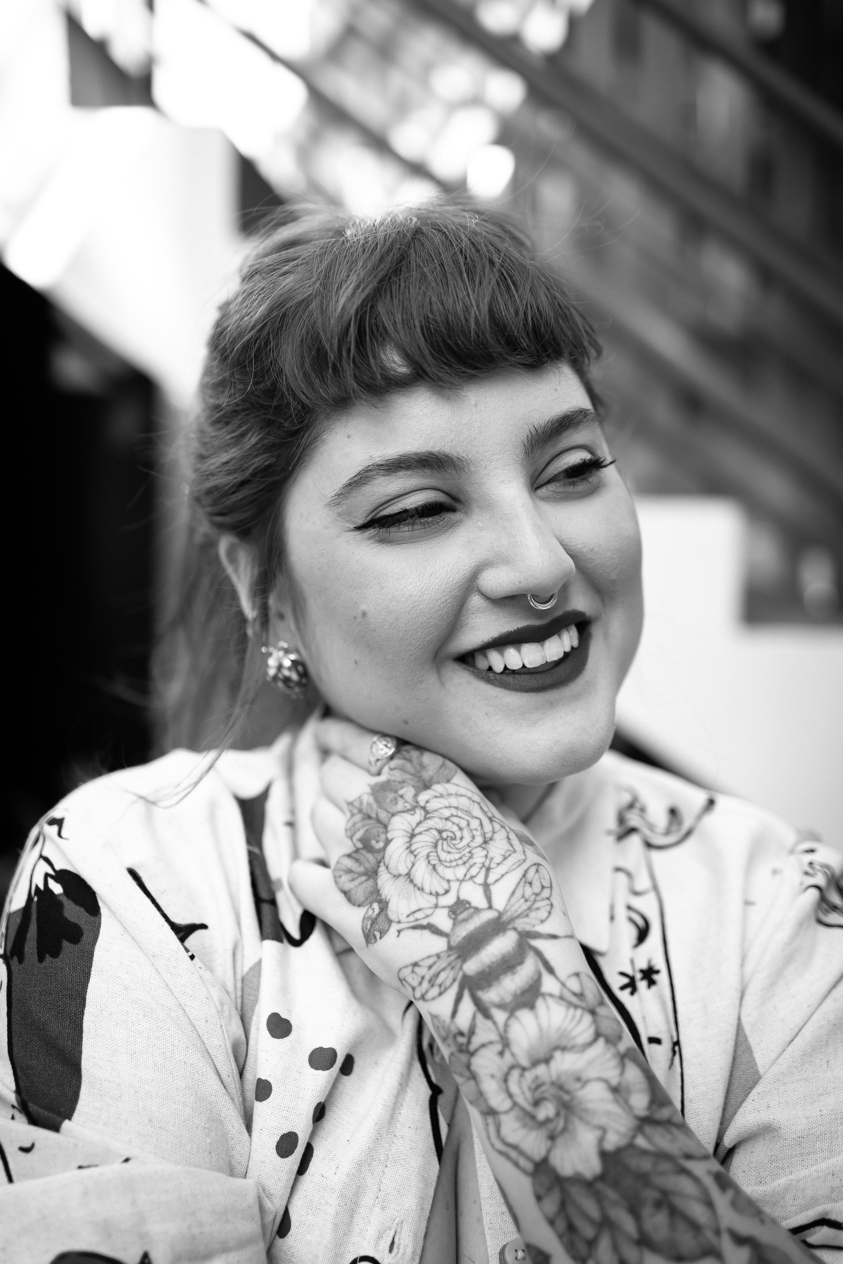 Nanna sorrindo, retrato pessoal